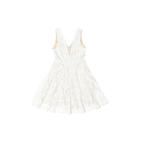 Soprano White Lace Overlay Sleeveless Sheath Dress - Small - Picture 7 of 9